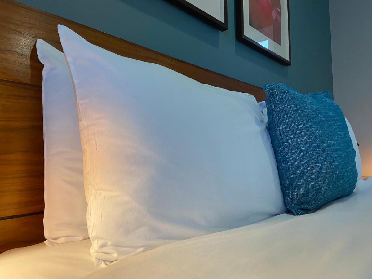 Best Western Ship Hotel Weybridge Eksteriør bilde