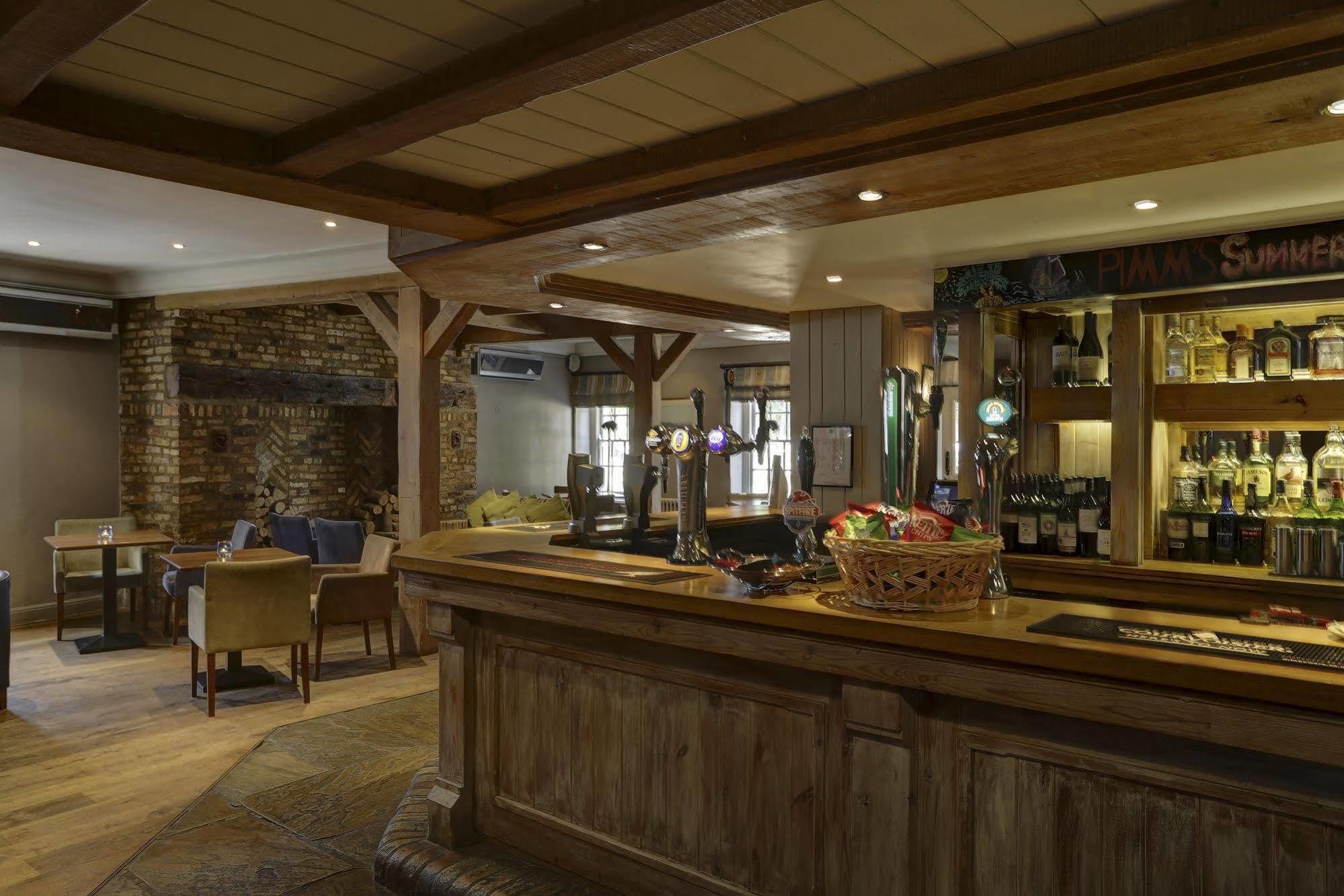 Best Western Ship Hotel Weybridge Eksteriør bilde